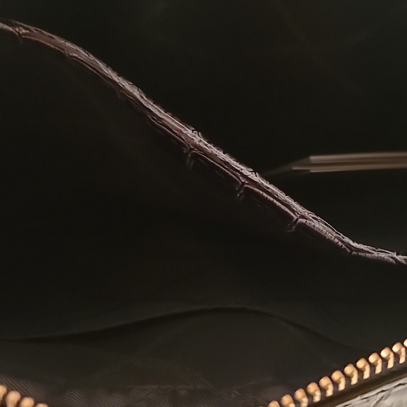 MICHAEL Michael Kors
Jet Set Large Logo Embossed Patent Crossbody Bag - Picture 7 of 7